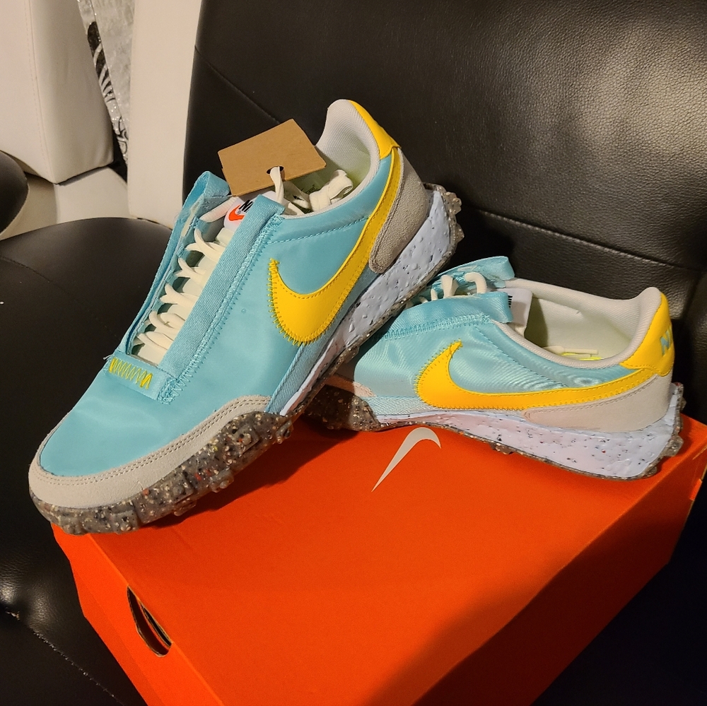 Nike waffle racer crater bleached aqua (new) size 10 womens